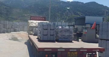 徐州 芝麻白仿形路沿石，直形路沿石