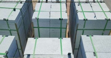 徐州 芝麻白花岗岩5公分地铺石 花岗岩厂家工厂装车日常