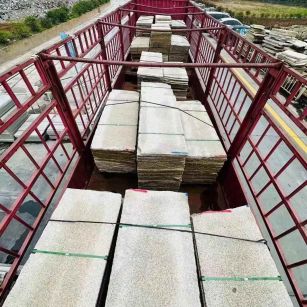 徐州 黄金麻花岗岩荔枝面，光面毛板装车完成