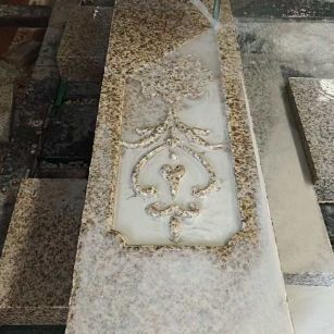 徐州 黄金麻花岗岩异形加工雕刻栏杆大柱