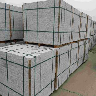 徐州 白麻花岗岩石材荔枝面地铺石（300*600*50）