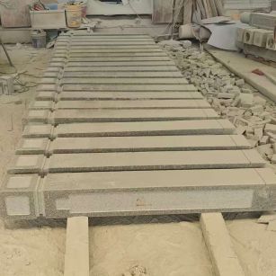 徐州 芝麻白异形加工雕刻-栏杆大柱，方柱