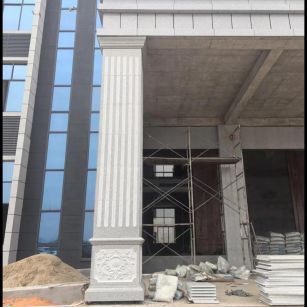 徐州 芝麻白光面花岗岩门楼大柱（罗马柱）配雕花底座