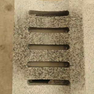 徐州 芝麻白拉丝面花岗岩U型开槽排水槽