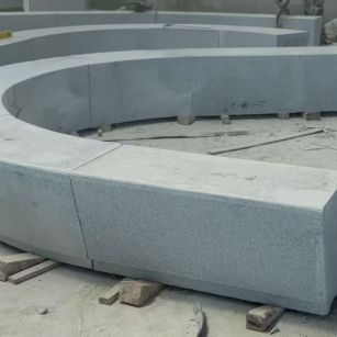 徐州 芝麻白花岗岩光面弧形坐凳