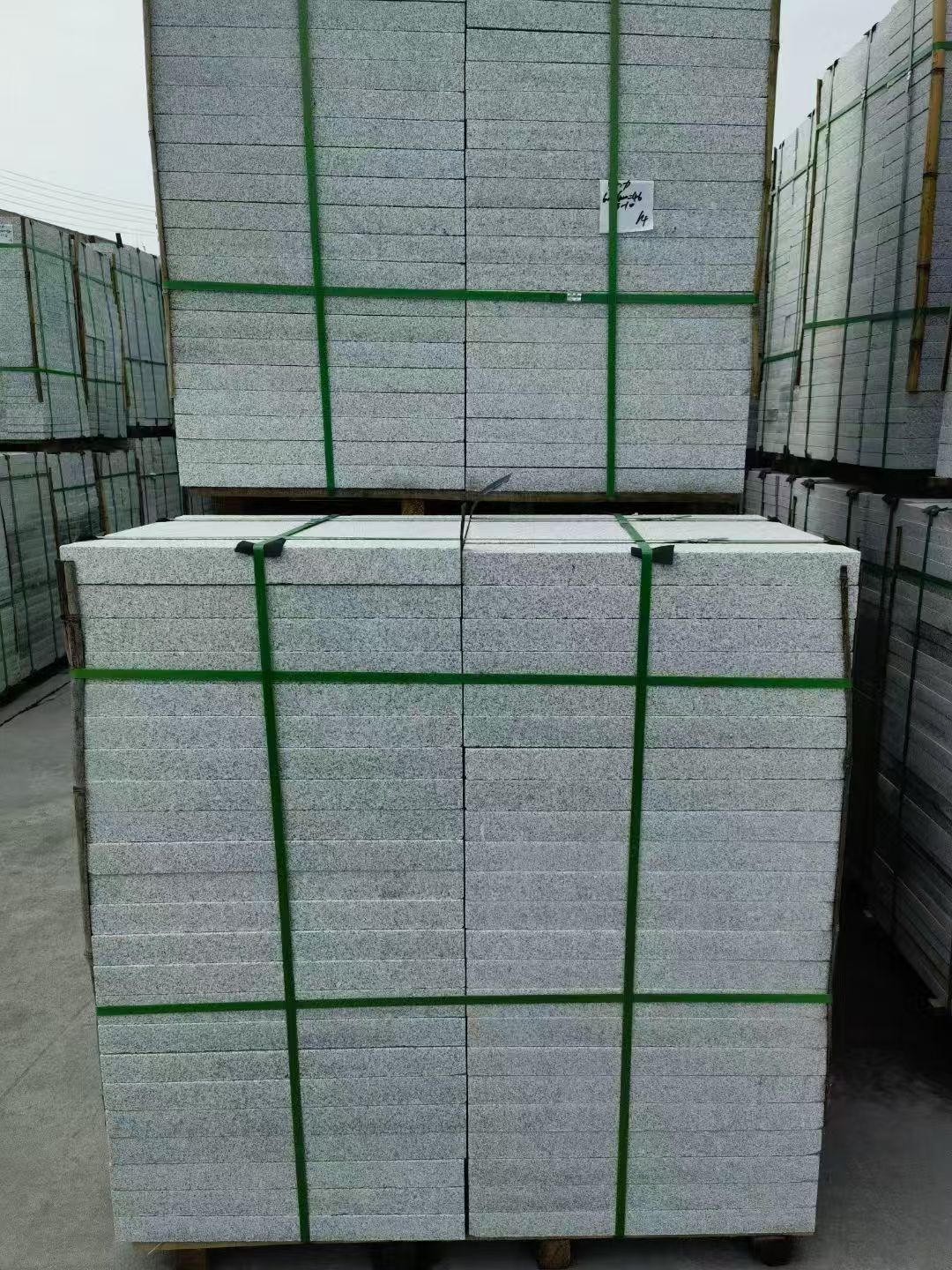 徐州 芝麻白火烧，园林广场市政工程地铺石，1.8~5.0厚均有现货