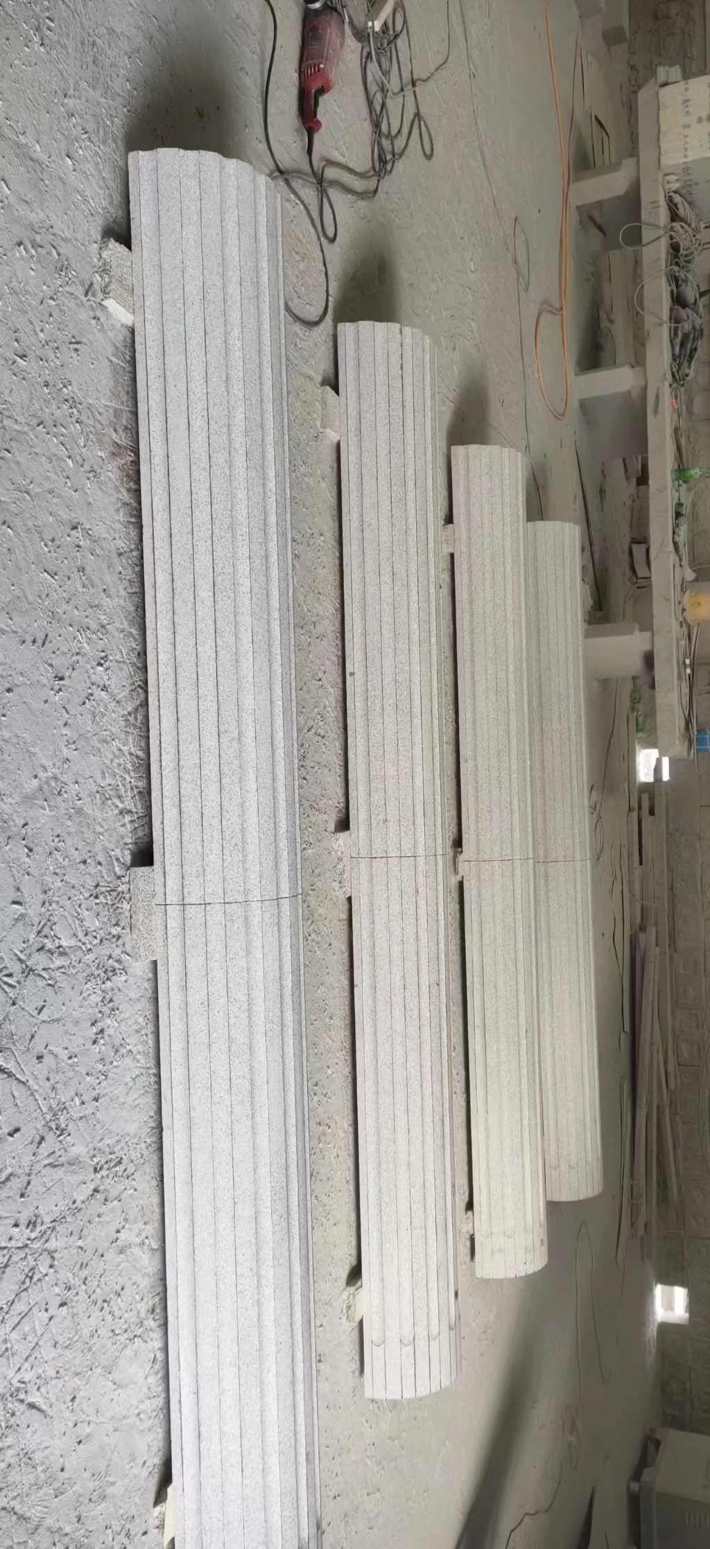 徐州 花岗岩厂家带你看白麻花岗岩门楼大柱柱皮