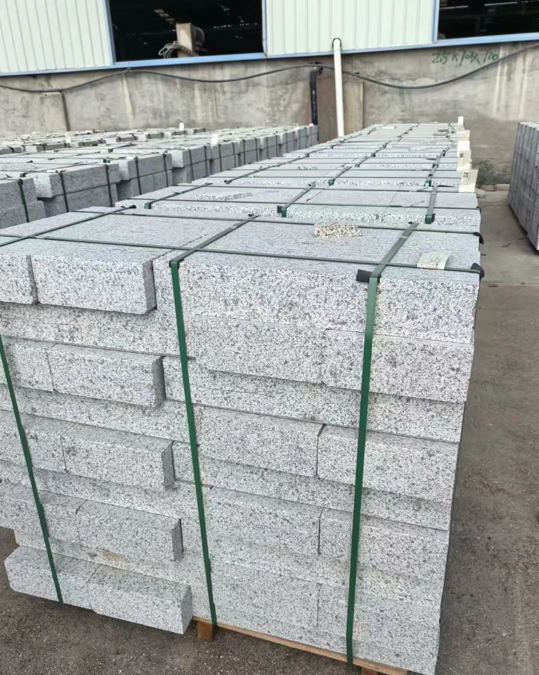 徐州 白麻花岗岩路沿石，弧形路沿石，道牙石，马路牙子，界石，路缘石，平沿石，直岩石，平缘石等