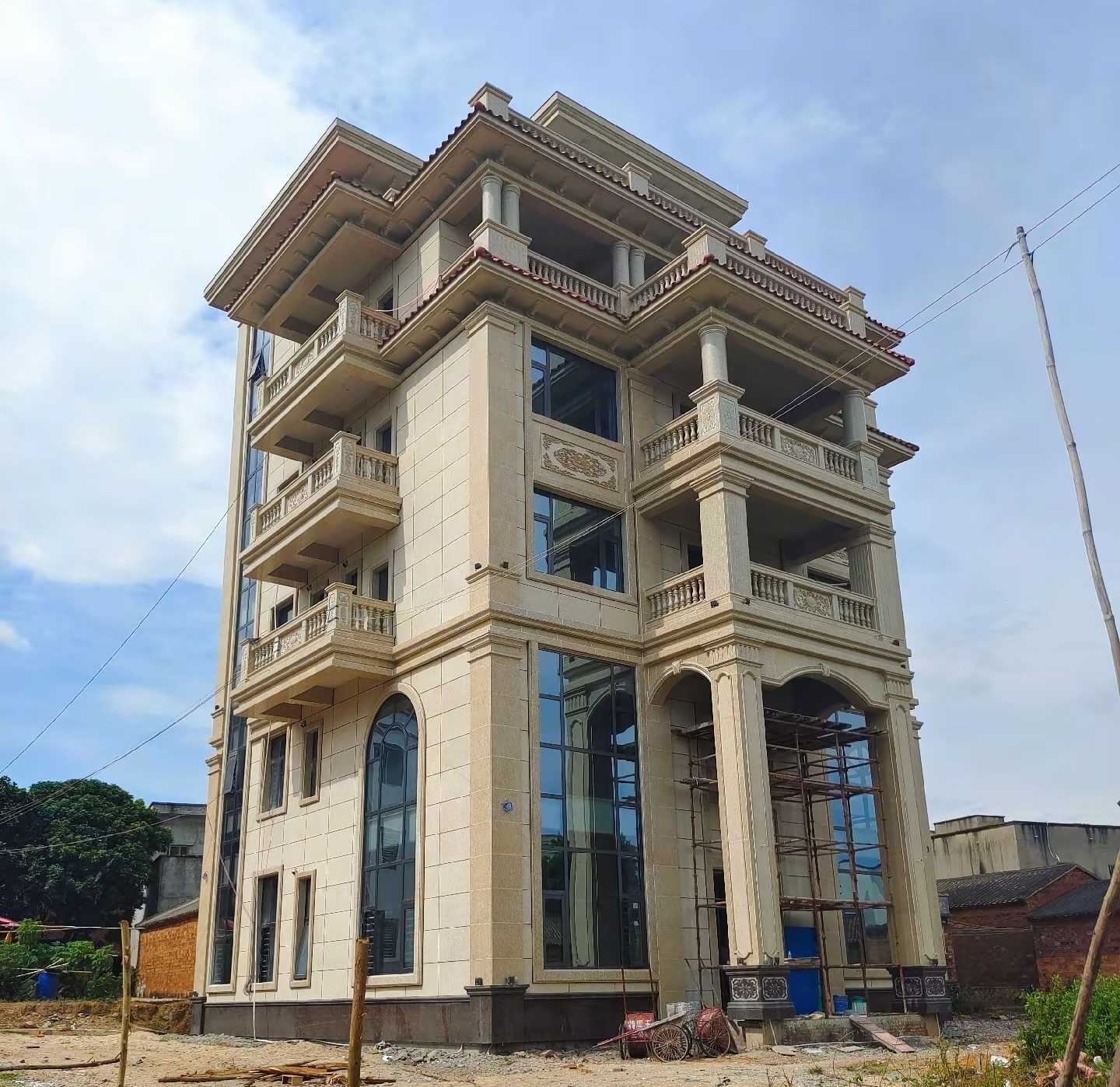 徐州 黄金麻花岗岩石材别墅外墙干挂搭配（雕花栏杆花瓶柱门楼罗马柱）