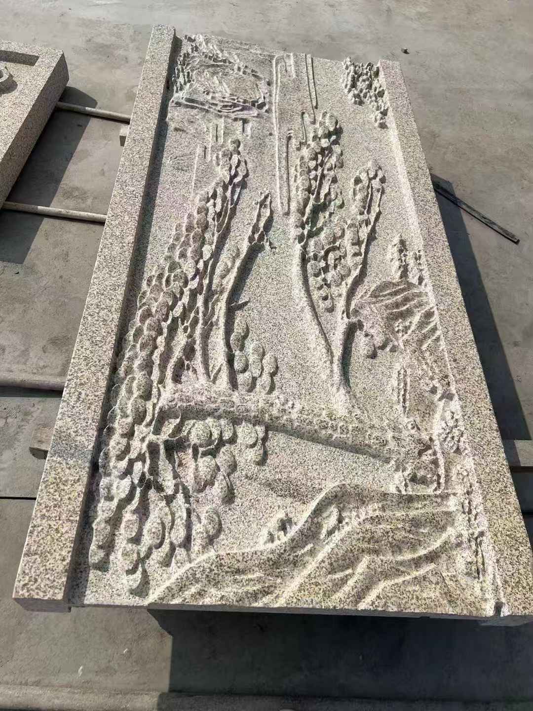 徐州 黄金麻雕刻板浮雕迎客松