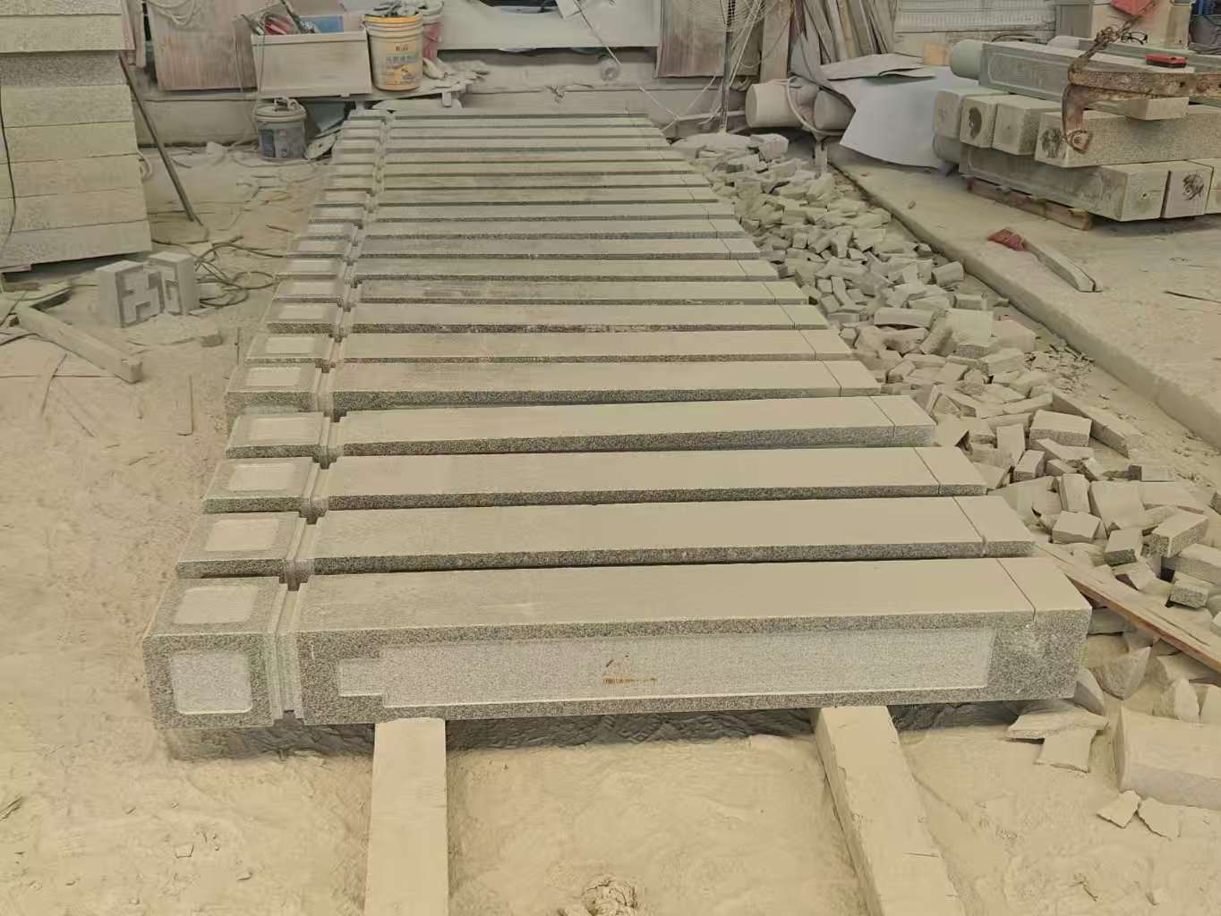 徐州 芝麻白异形加工雕刻-栏杆大柱，方柱