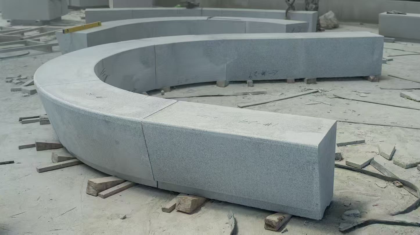 徐州 芝麻白花岗岩光面弧形坐凳