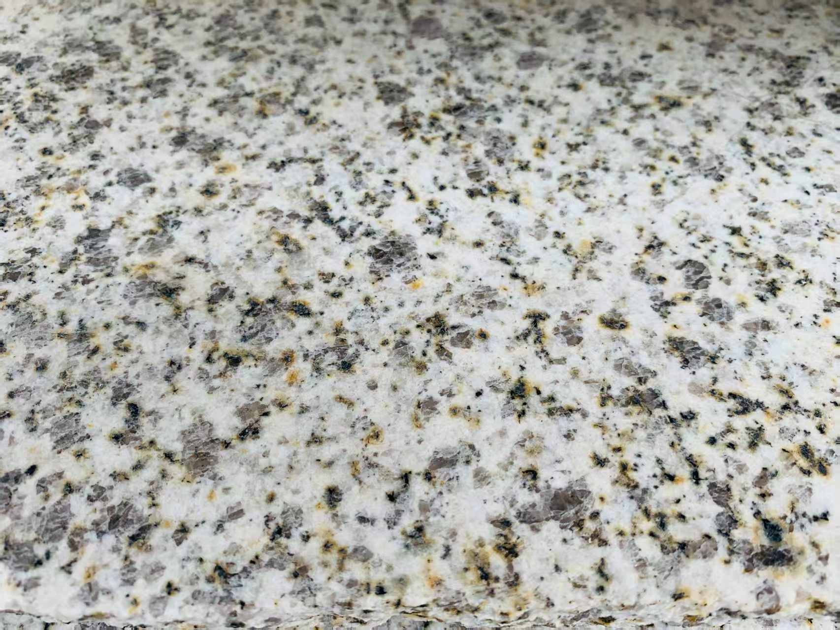 徐州 黄金麻花岗岩石材浅黄光面