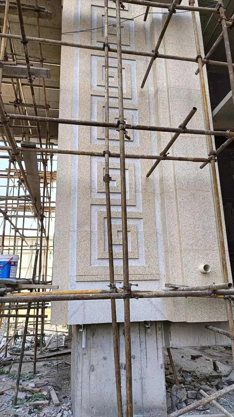 徐州 黄金麻花岗岩别墅外墙干挂回纹造型效果