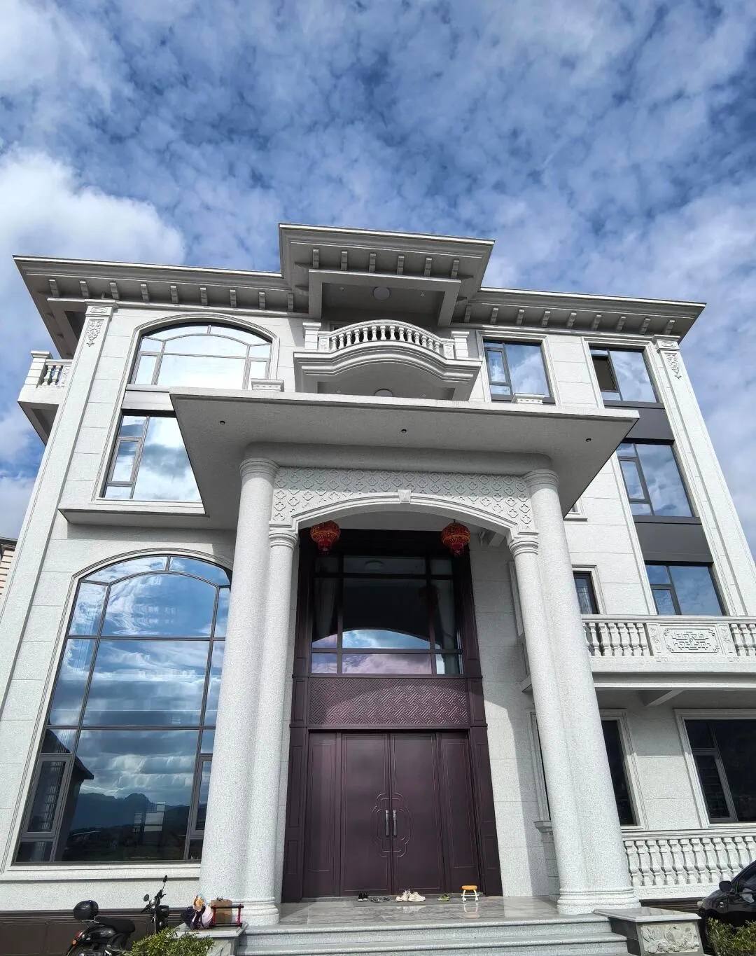 徐州白麻别墅外墙干挂石材效果示例