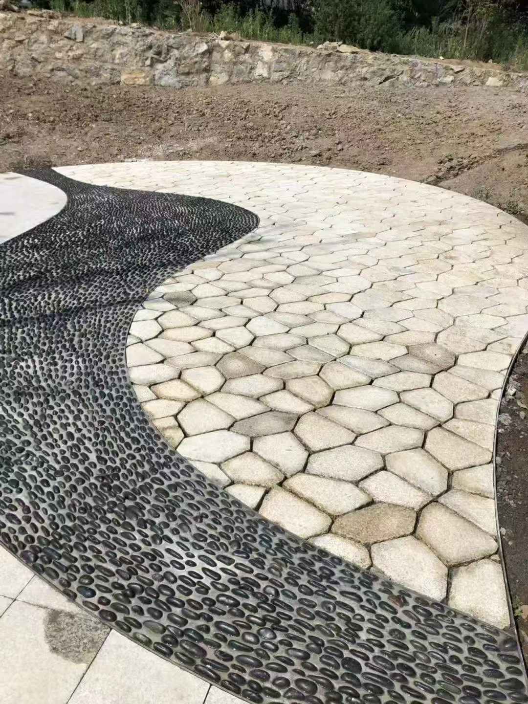 徐州 黄金麻冰裂纹地铺石工地铺装案例