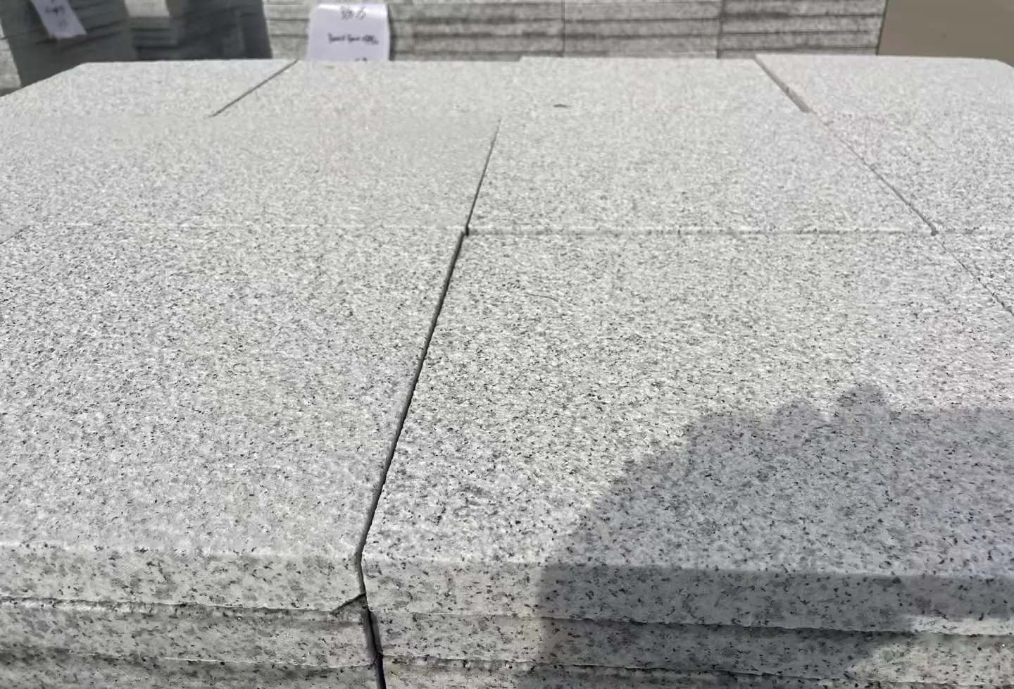 徐州 白麻花岗岩石材推荐 荔枝面地铺石