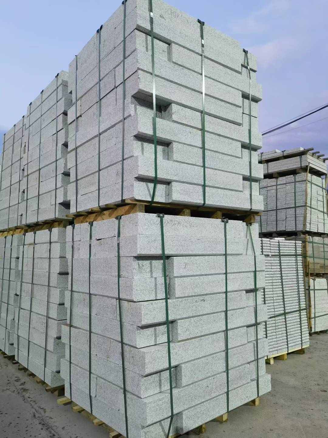 徐州 芝麻白花岗岩路沿石，路缘石，路肩石，道牙，立缘石，马路牙子，街沿石，侧石等