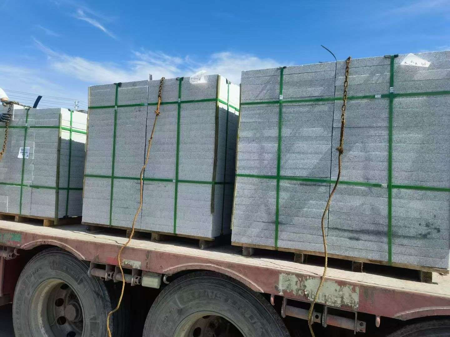 徐州 芝麻白花岗岩地铺石装车日常