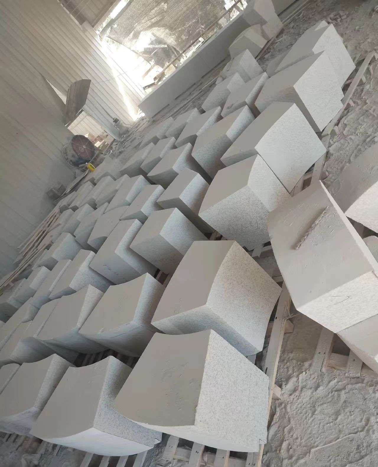 徐州 白麻花岗岩异形坐凳