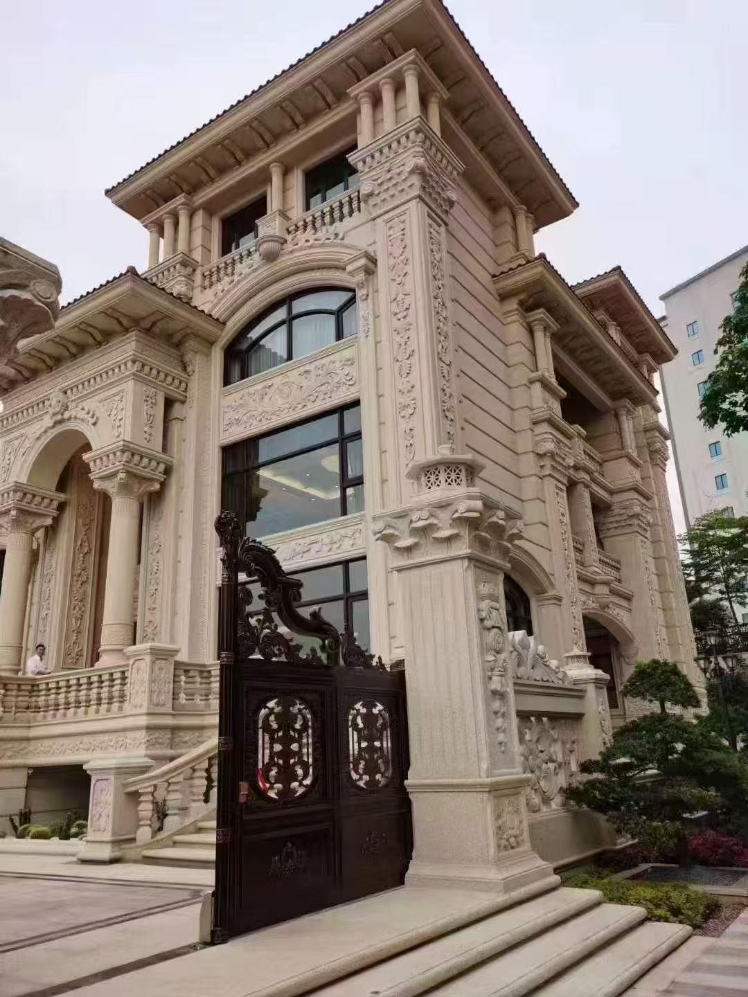 徐州 黄金麻花岗岩别墅外墙干挂效果展示