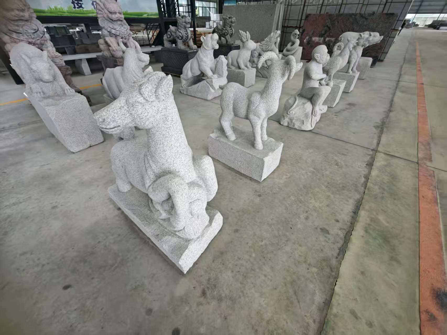 徐州 芝麻白花岗岩造型立体雕刻——十二生肖